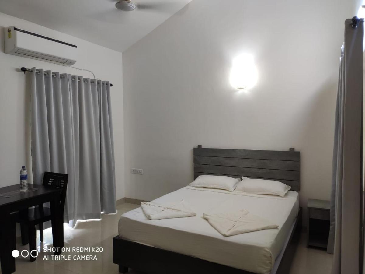 Passions De Goa Hotel Анджуна Екстериор снимка