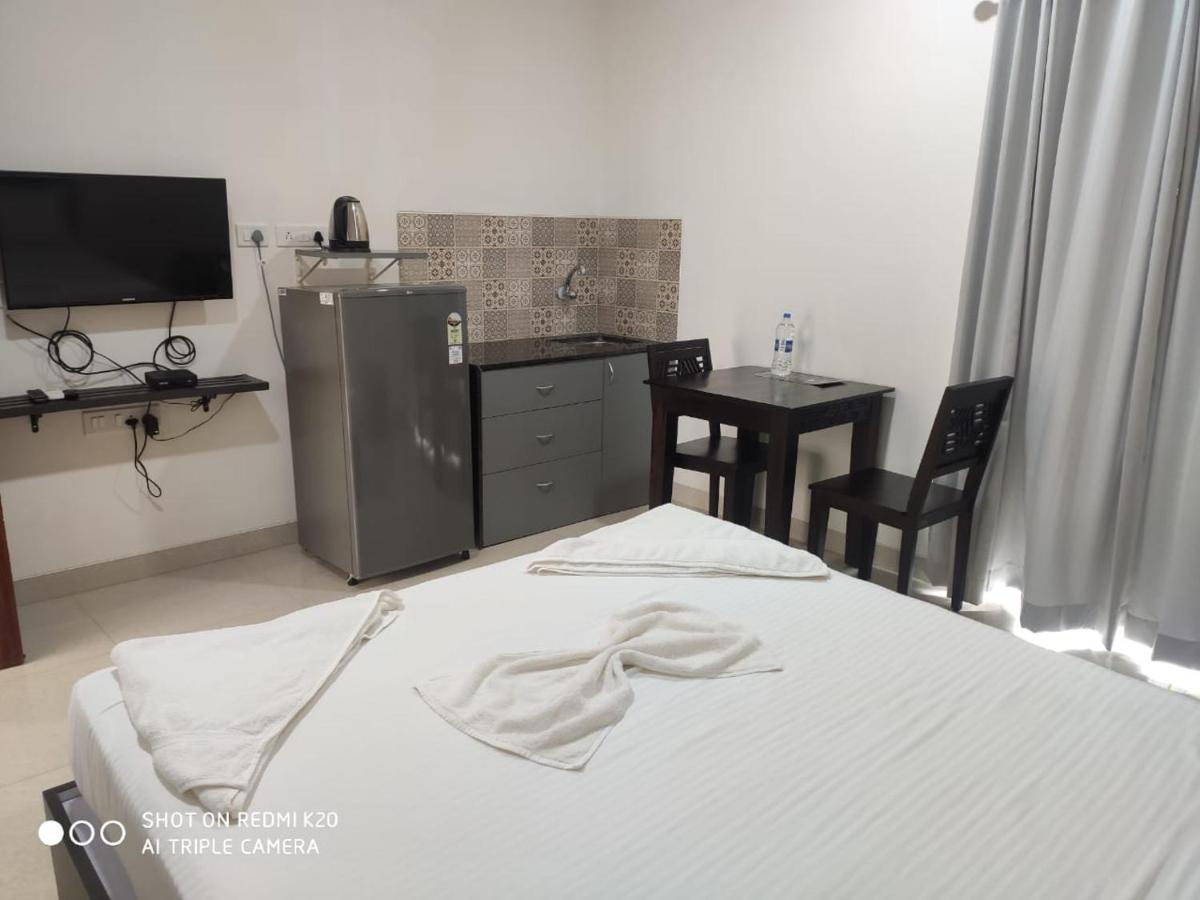 Passions De Goa Hotel Анджуна Екстериор снимка