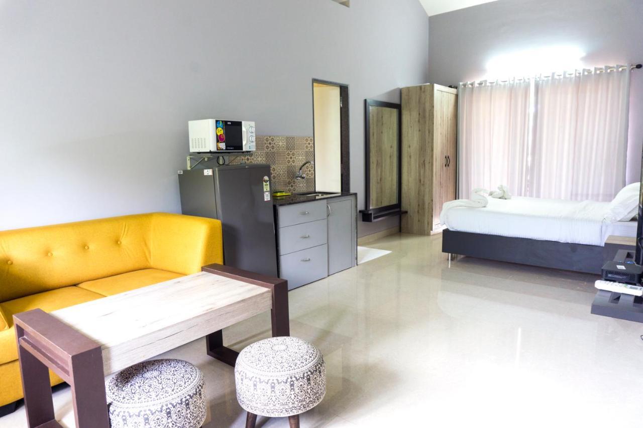 Passions De Goa Hotel Анджуна Екстериор снимка